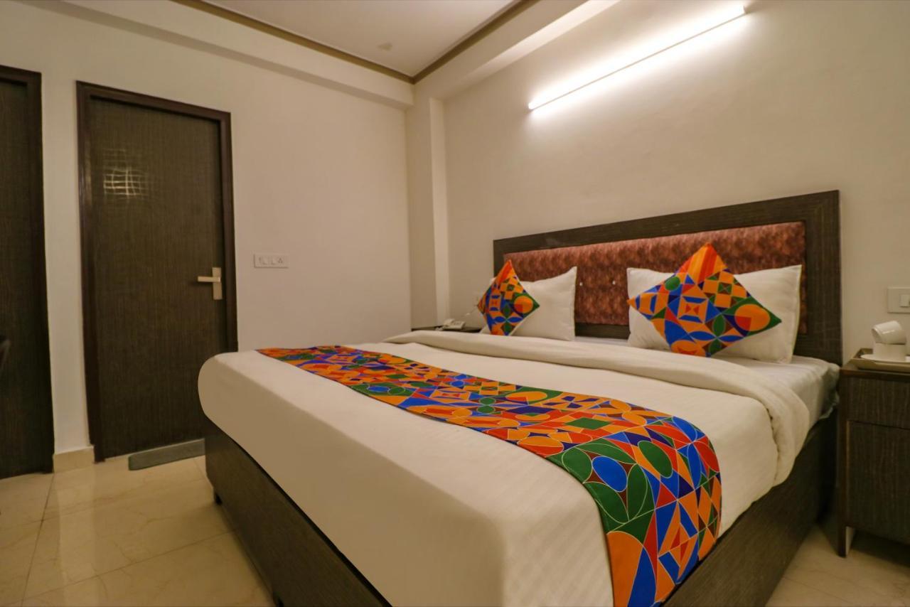 Hotel Fabexpress Dolphin International Near Delhi Airport Neu-Delhi Exterior foto