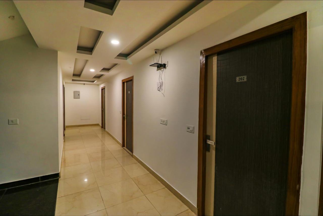 Hotel Fabexpress Dolphin International Near Delhi Airport Neu-Delhi Exterior foto