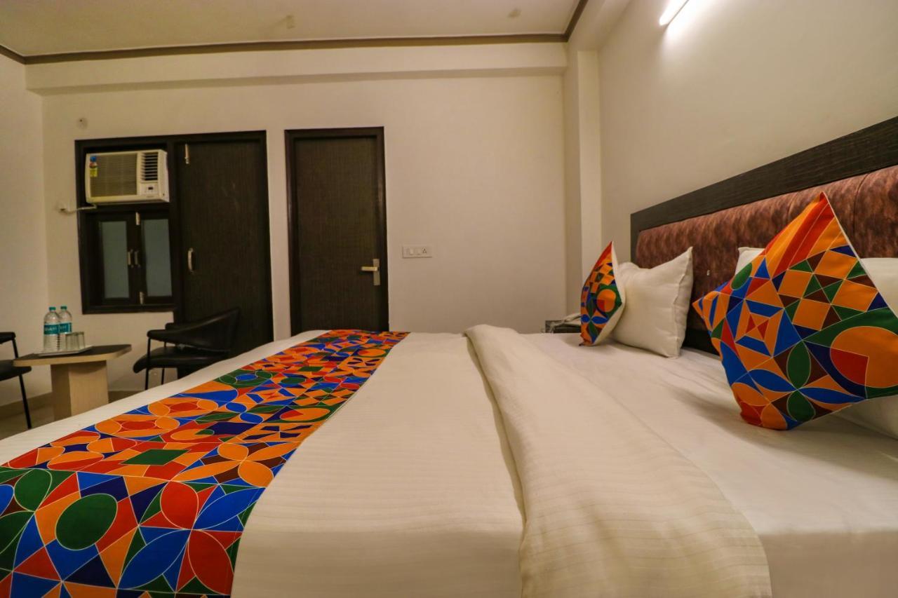 Hotel Fabexpress Dolphin International Near Delhi Airport Neu-Delhi Exterior foto