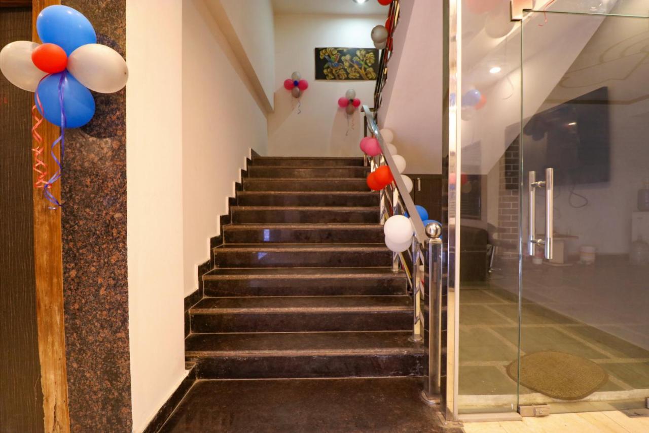 Hotel Fabexpress Dolphin International Near Delhi Airport Neu-Delhi Exterior foto