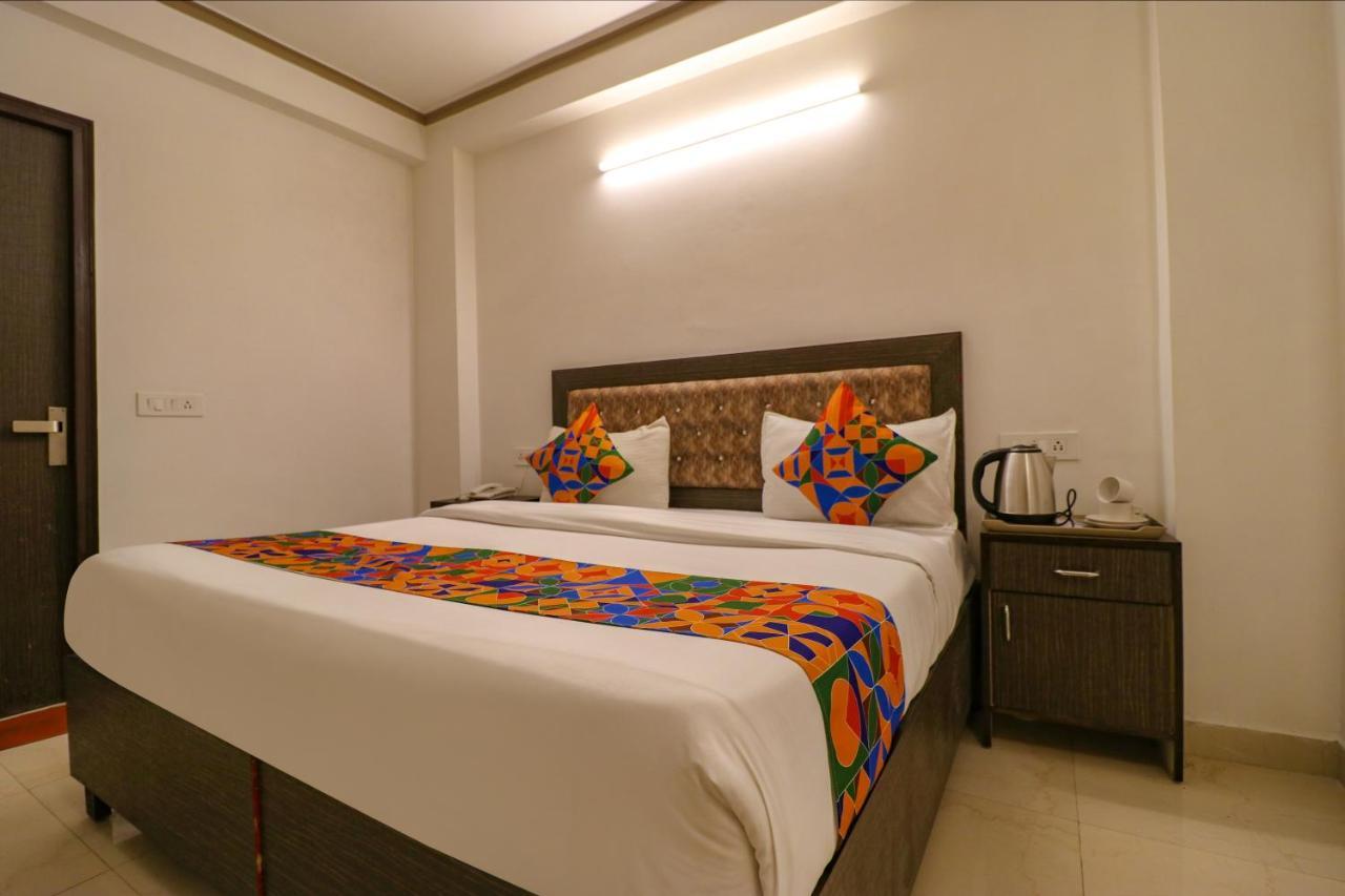 Hotel Fabexpress Dolphin International Near Delhi Airport Neu-Delhi Exterior foto
