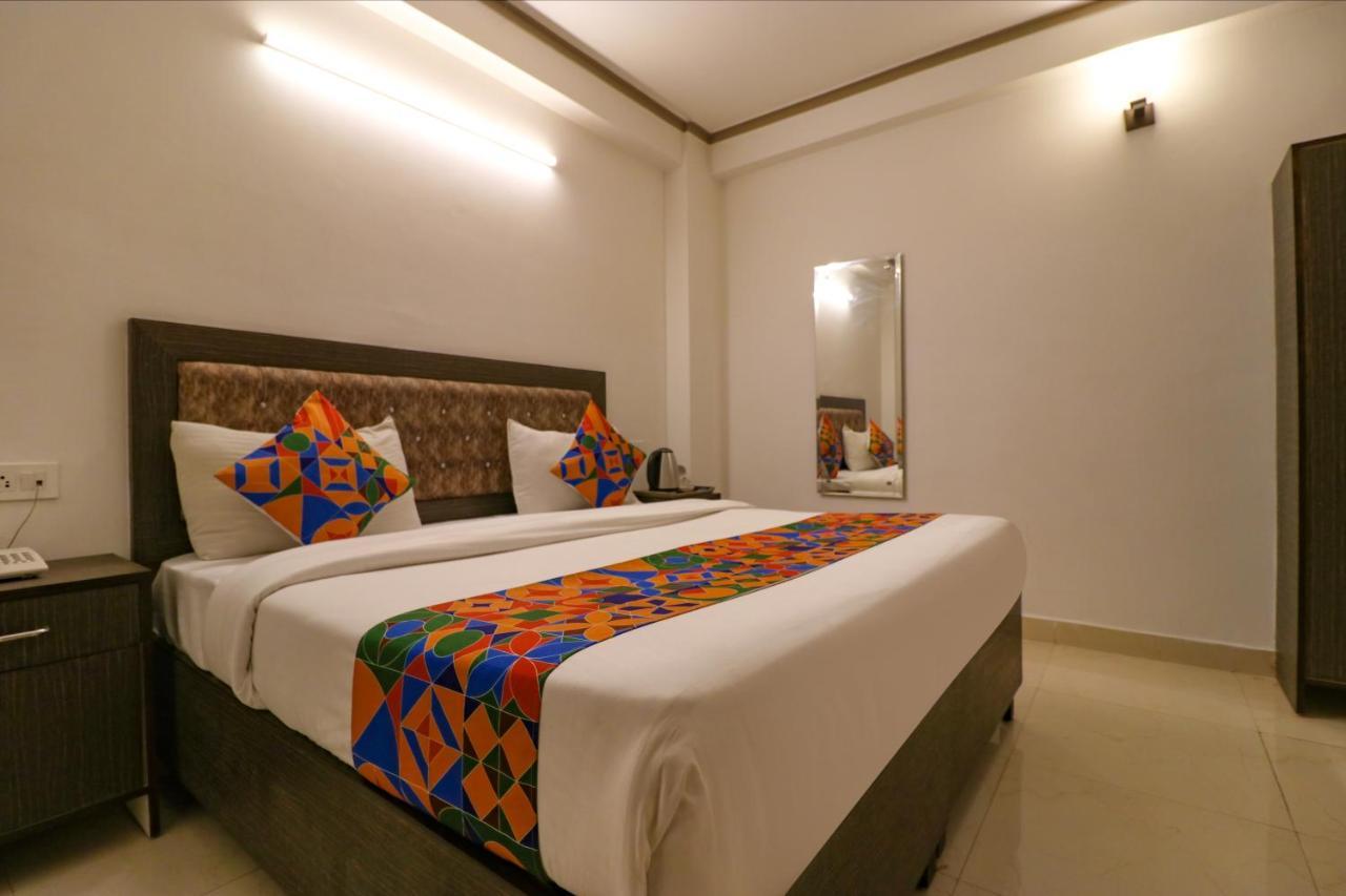 Hotel Fabexpress Dolphin International Near Delhi Airport Neu-Delhi Exterior foto